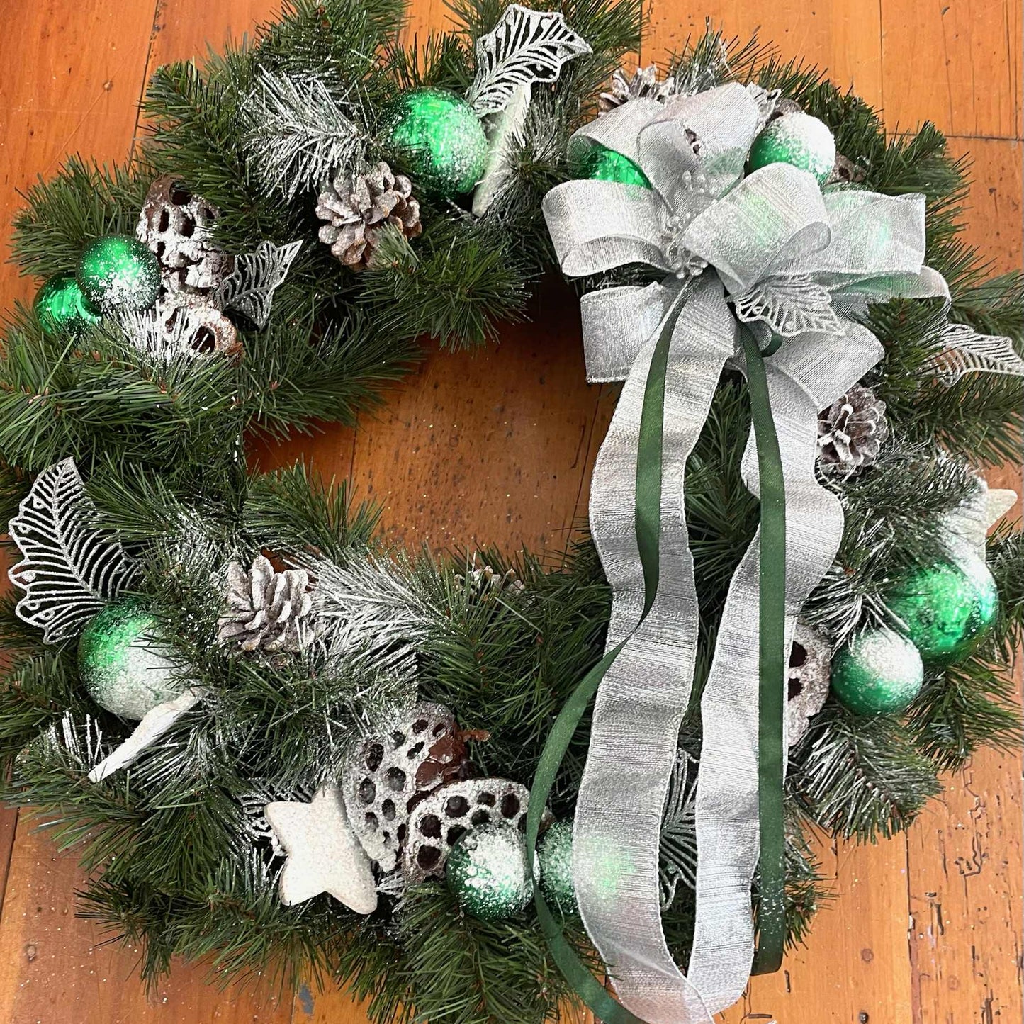 Large Christmas Wreath - Green Bauble