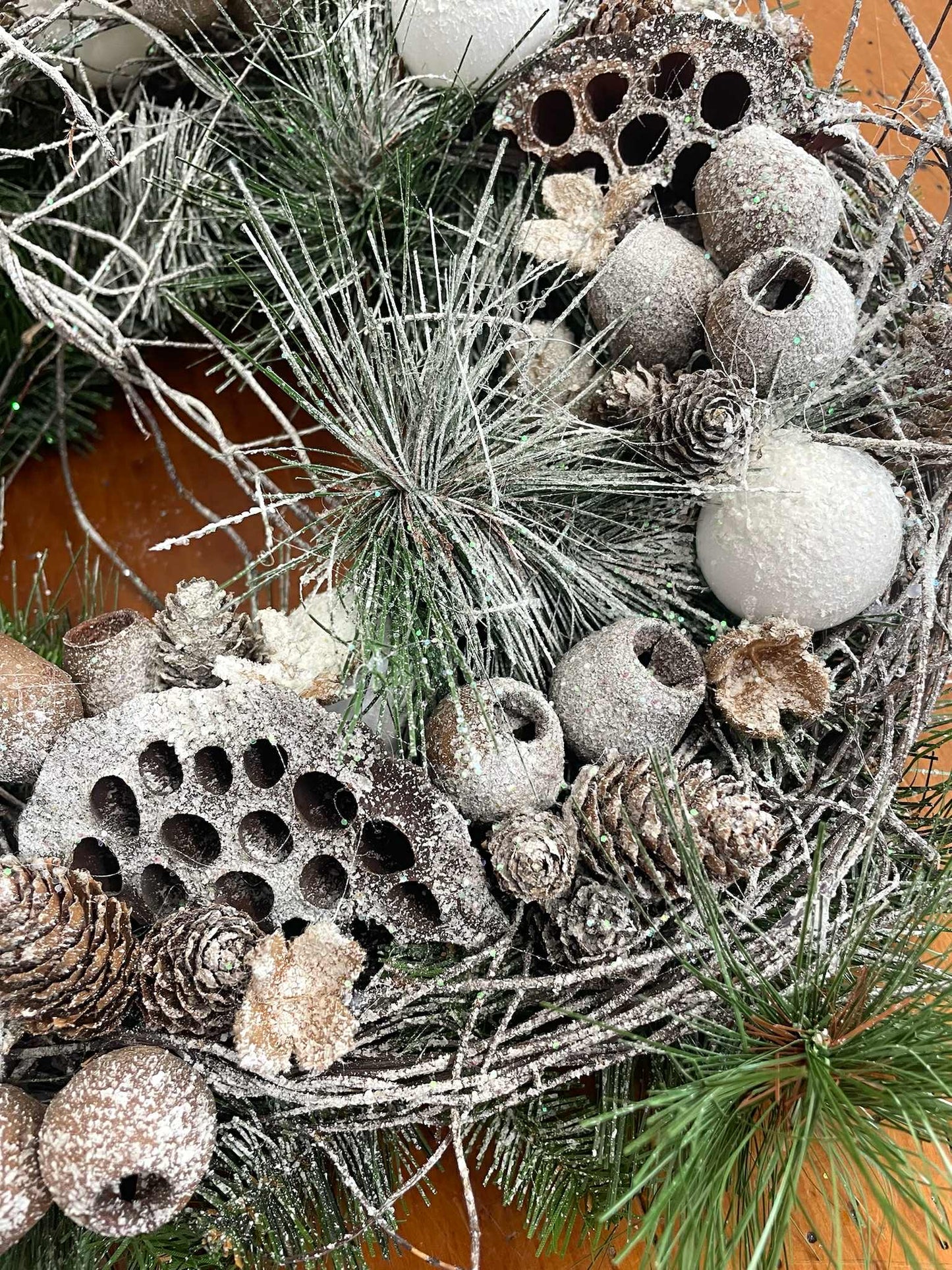 Medium Christmas Wreath - White Bauble with cones and nuts