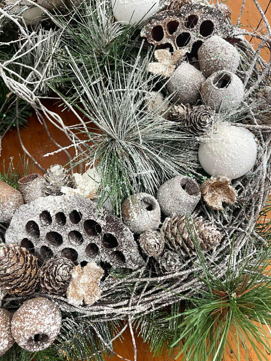 Medium Christmas Wreath - White Bauble with cones and nuts