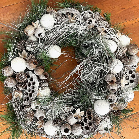 Medium Christmas Wreath - White Bauble with cones and nuts