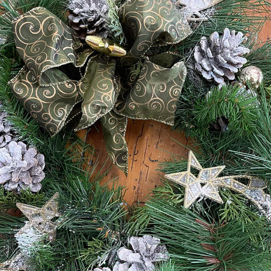 Medium Christmas Wreath - Green & Gold Bow with Starbursts
